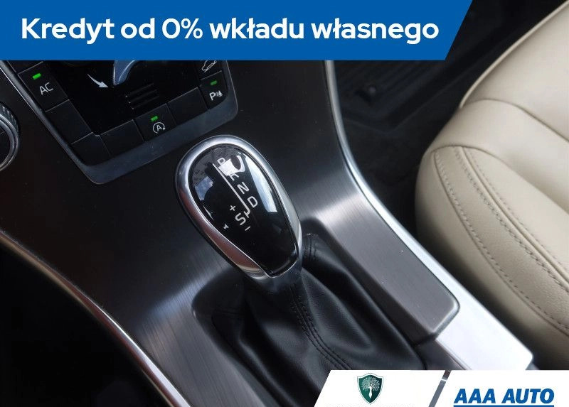 Volvo XC 60 cena 94000 przebieg: 132411, rok produkcji 2015 z Przysucha małe 254